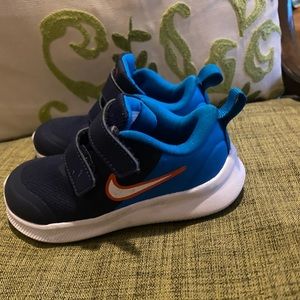 Toddler boy Nike shoes 7c. Shoes have been worn but still in good condition.